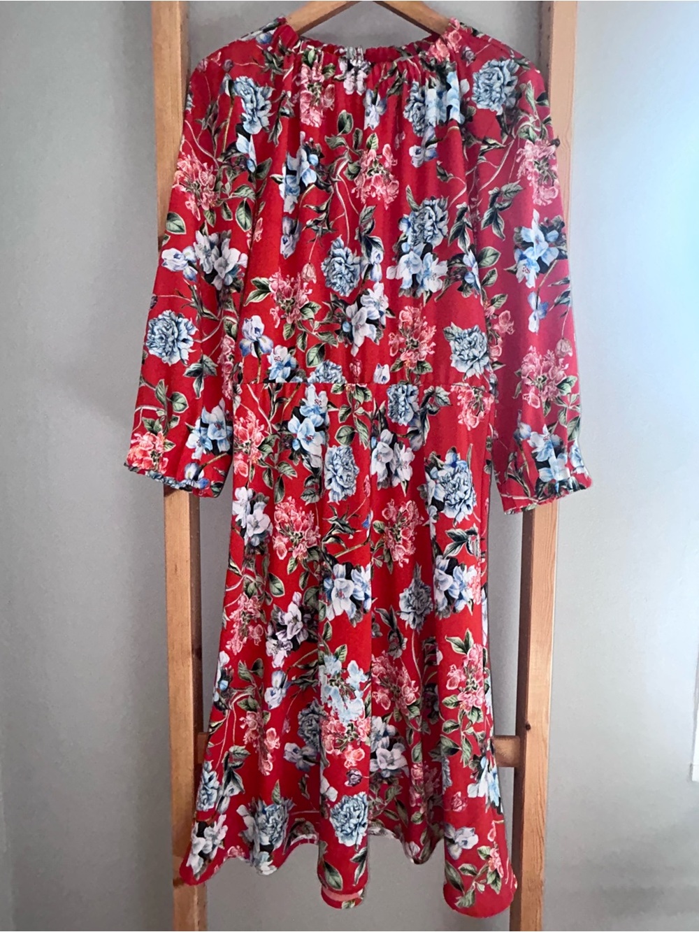 H&M Red Floral 3/4 Sleeve Midi Dress with Blue and Lavender Blooms Size 4